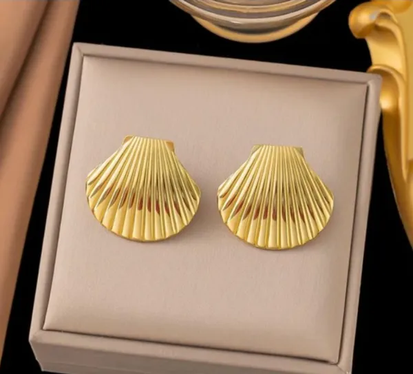 18k_Gold_Plated_Stainless_Steel_Seashell_Stud_Earrings