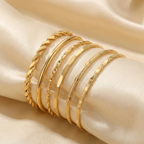 Elegant_Gold-Tone_Bangle_Set_-_Pack_Of_5