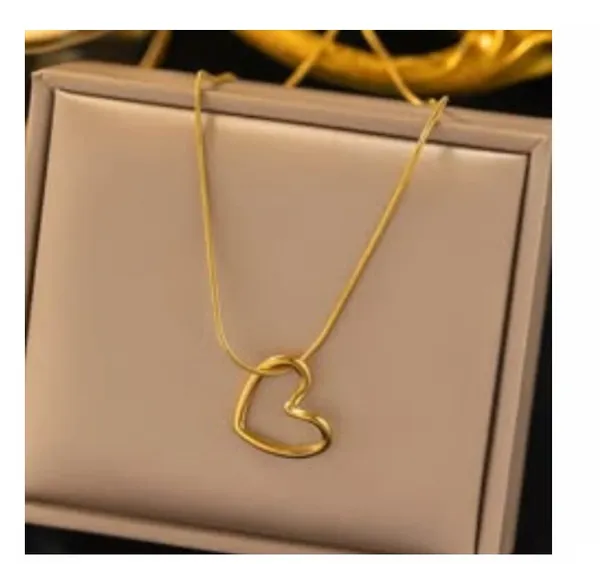 Golden_Heart_Pendant_Necklace