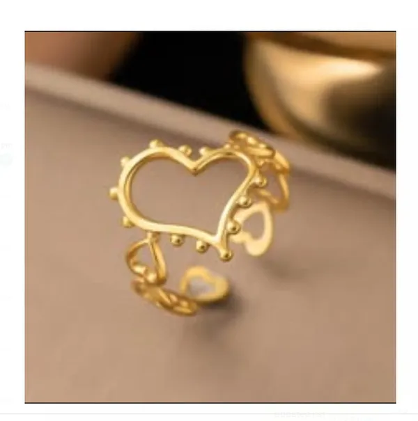 Elegant_Gold-Tone_Heart_Ring_With_Beaded_Design