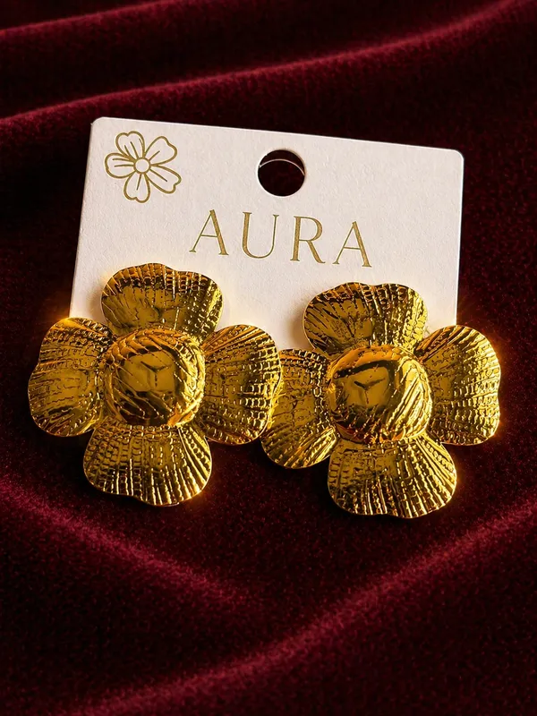 Gold-Toned_Textured_Flower_Stud_Earrings