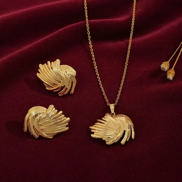 Gold-Plated_Leaf_Design_Jewelry_Set_(Necklace_And_Earrings)