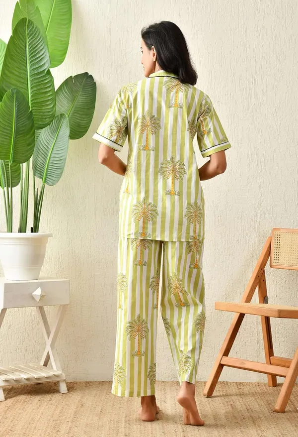 Women_S_Cotton_Floral_Printed_Lapel_Collar_Night_Suit