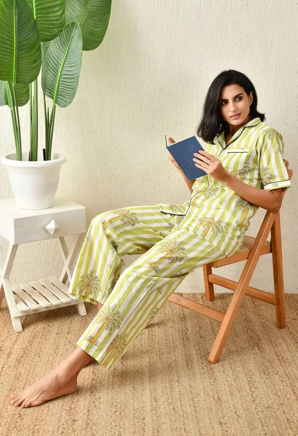 Women_S_Cotton_Floral_Printed_Lapel_Collar_Night_Suit