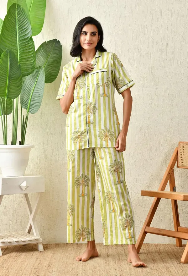 Women_S_Cotton_Floral_Printed_Lapel_Collar_Night_Suit