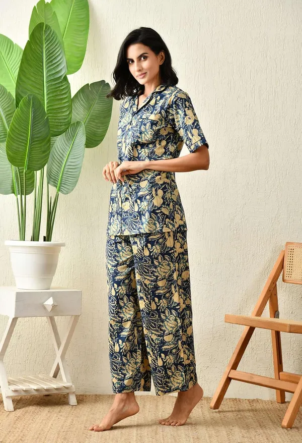 Women_S_Cotton_Floral_Printed_Lapel_Collar_Night_Suit