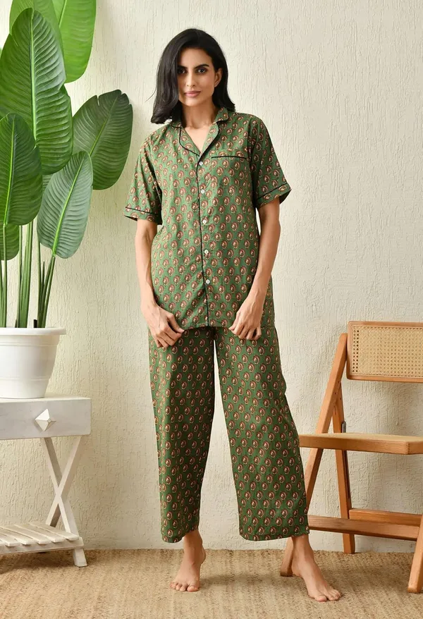 Women_S_Cotton_Floral_Printed_Lapel_Collar_Night_Suit