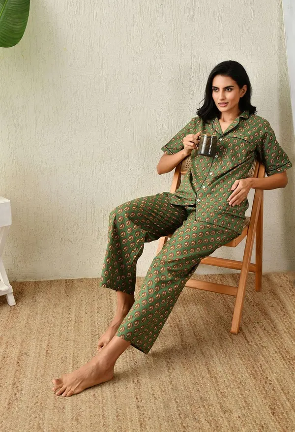 Women_S_Cotton_Floral_Printed_Lapel_Collar_Night_Suit