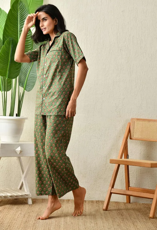 Women_S_Cotton_Floral_Printed_Lapel_Collar_Night_Suit