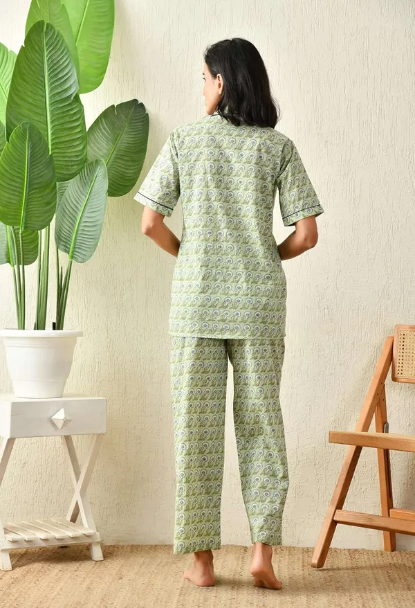 Women_S_Cotton_Floral_Printed_Lapel_Collar_Night_Suit