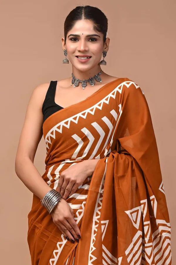 Mulmul_Cotton_Printed_Saree_With_Blouse_Piece