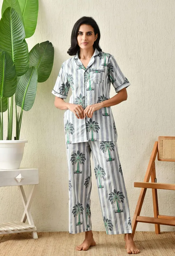 Women_S_Cotton_Floral_Printed_Lapel_Collar_Night_Suit