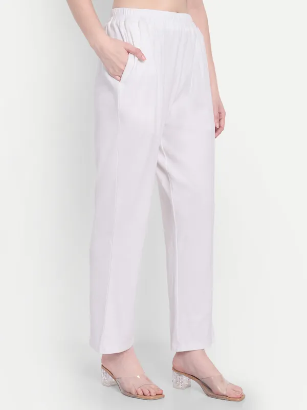 White_Hosiery_Pajama_For_Women