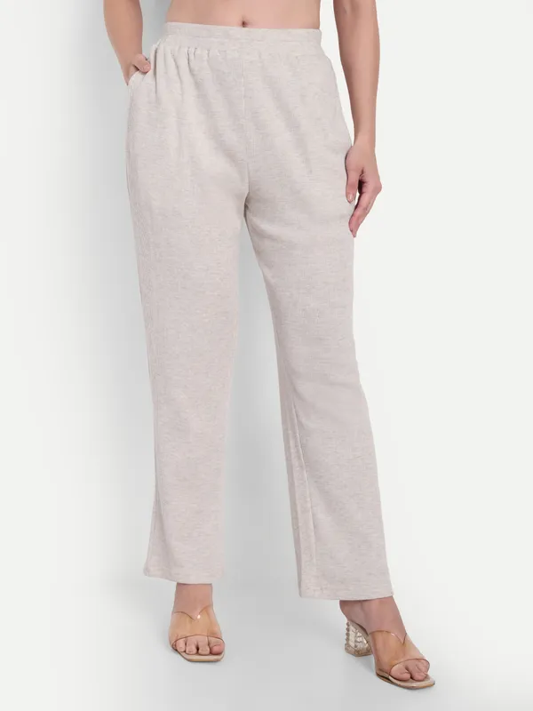 Off_White_Hosiery_Pajama_For_Women