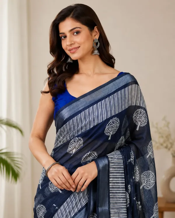 Beautiful_Printed_Designer_Saree_with_Elegant_Zari_Line_Detailing