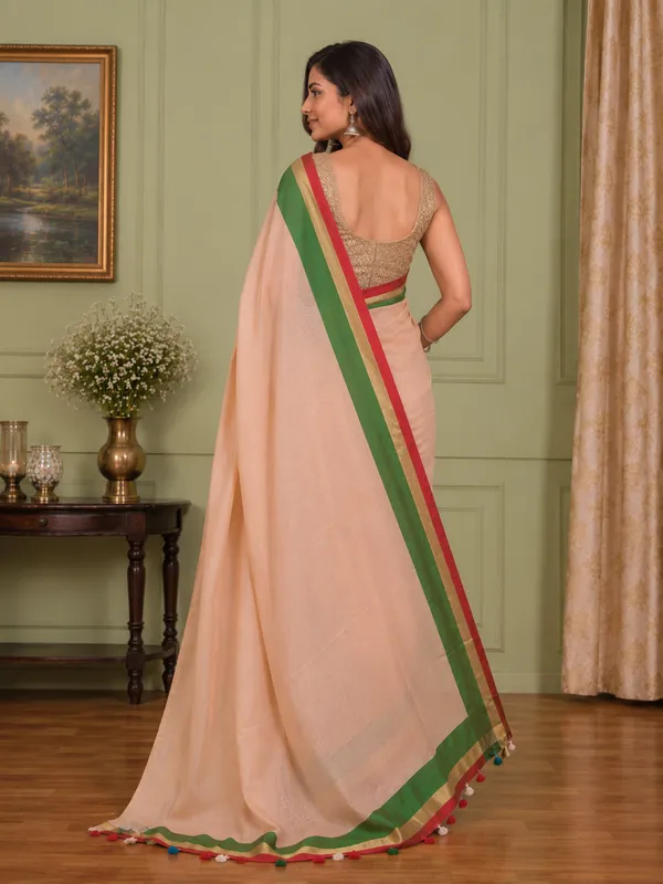 Cotton_Blend_Saree_with_Green_&_Red_Temple_Border