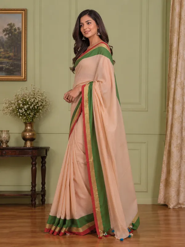 Cotton_Blend_Saree_with_Green_&_Red_Temple_Border