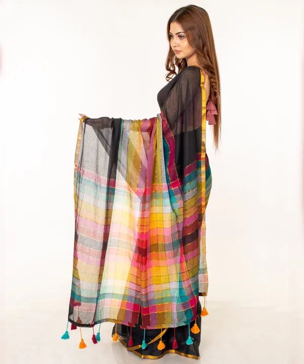 Elegant_Cotton_Blend_Multicolour_Saree_with_Blouse_Piece
