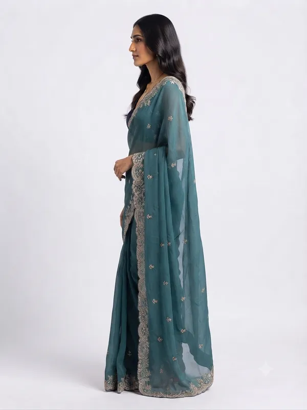 Designer_Saree_with_Intricate__Embroidered_Border_and_Delicate_Floral_Motif_Work_for_Women