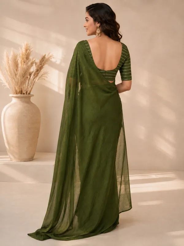 Designer_Saree_with_Subtle_Textured_Pattern_for_Women