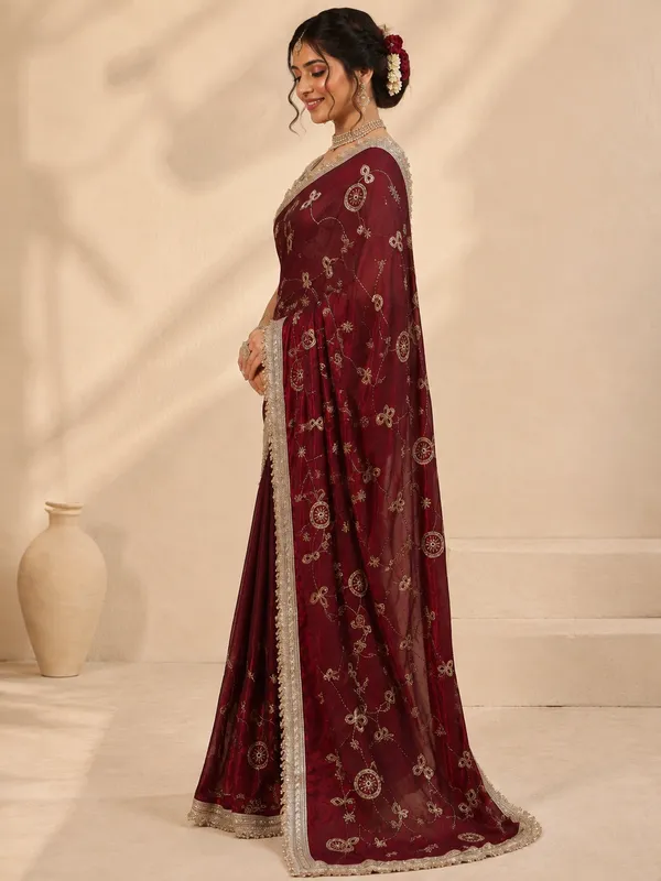 Elegant_Designer_Saree_with_Intricate_Golden_Floral_Embroidery_and_Embellished_Border_with_Blouse_Piece