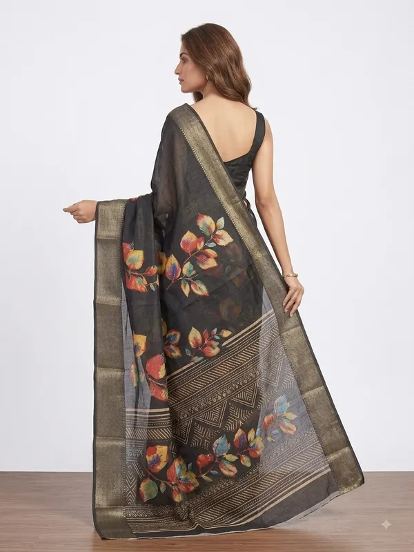 Elegant_Floral_Printed_Saree_with_Beautiful_Floral_Pattern