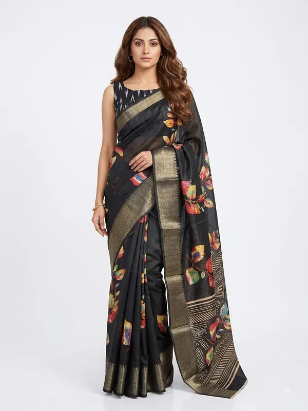 Elegant_Floral_Printed_Saree_with_Beautiful_Floral_Pattern