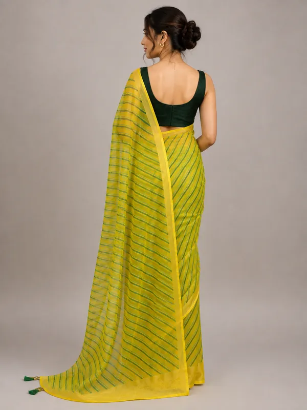 Elegant_Leheriya_Printed_Saree_with_Beautiful_Traditional_Pattern