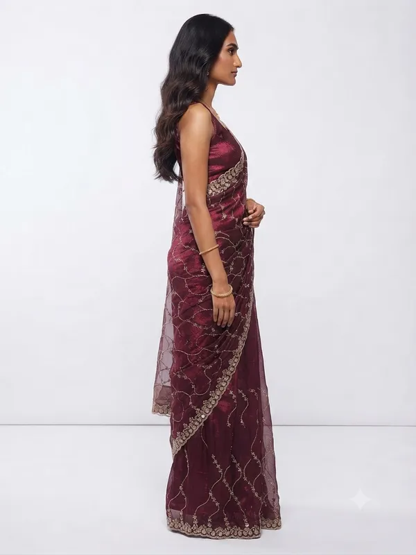 Elegant__Designer_Saree_with_Intricate_Sequin_Embroidery,_Wavy_Pattern_and_Embellished_Floral_Border_for_Women
