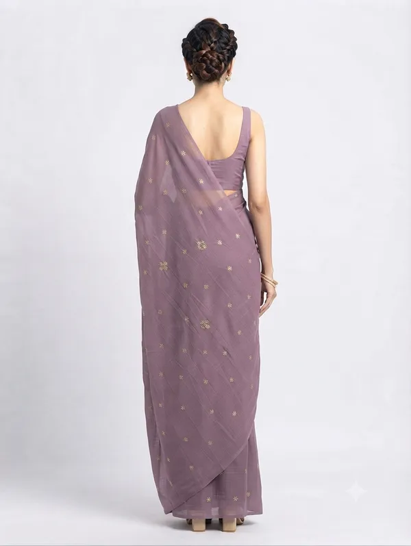 Floral_Designer_Saree_with_Elegant_Traditional_Pattern_for_Women
