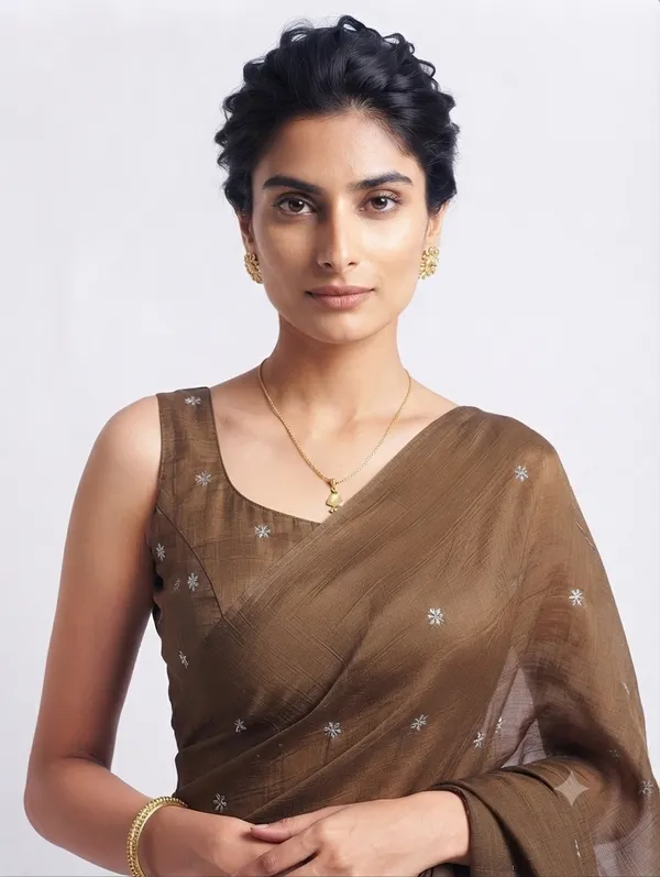 Floral__Designer_Saree_with_Elegant_Traditional_Pattern_for_Women
