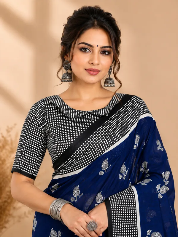 Floral__Print_Bhagalpuri_Silk_Saree_with_Contrast_Pallu