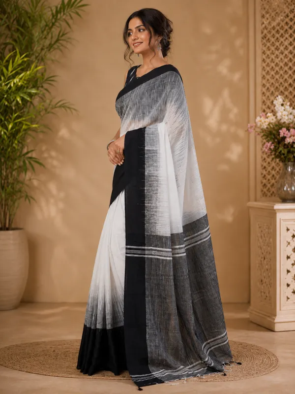 Monochrome_Khadi_Cotton_Saree_with_Black_Border