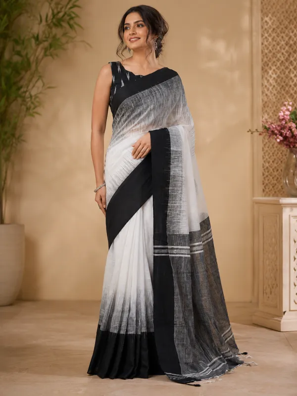 Monochrome_Khadi_Cotton_Saree_with_Black_Border