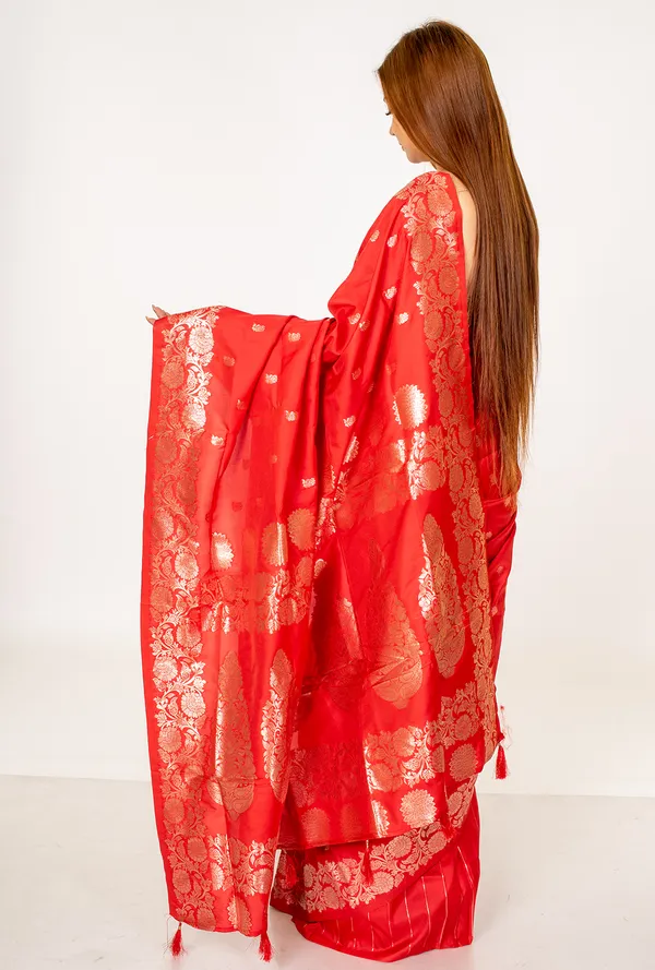 Semi_Silk__zari_woven_Saree