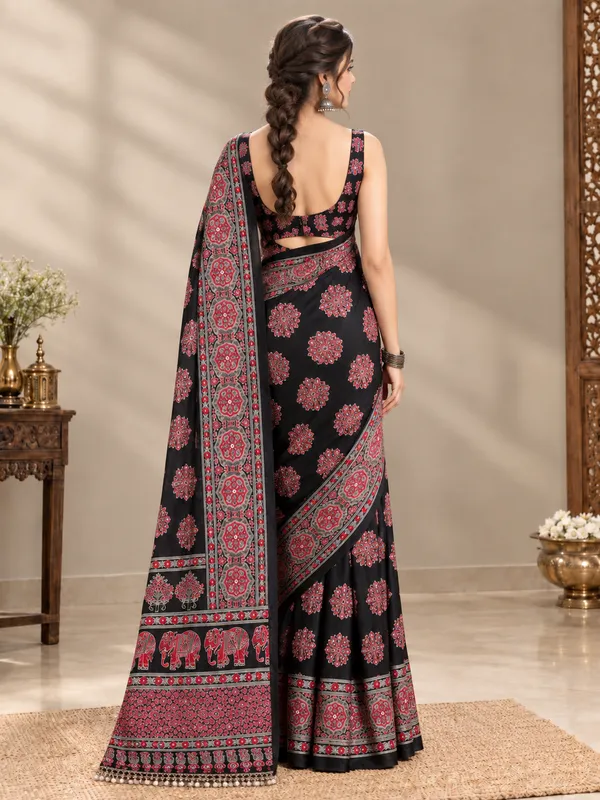 TRENDY_Black_Mirror_Modal_Saree_With_Red_Traditional_Block_Print