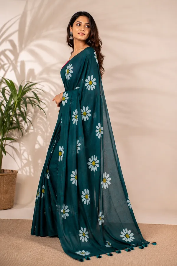 white_daisy_floral_printed_saree