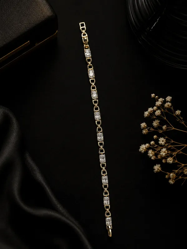 RAVUNE_Radiant_Emerald-Cut_Stirrup_Link_Gold_Stainless_Steel_Anti-Tarnish_Bracelet_for_Women