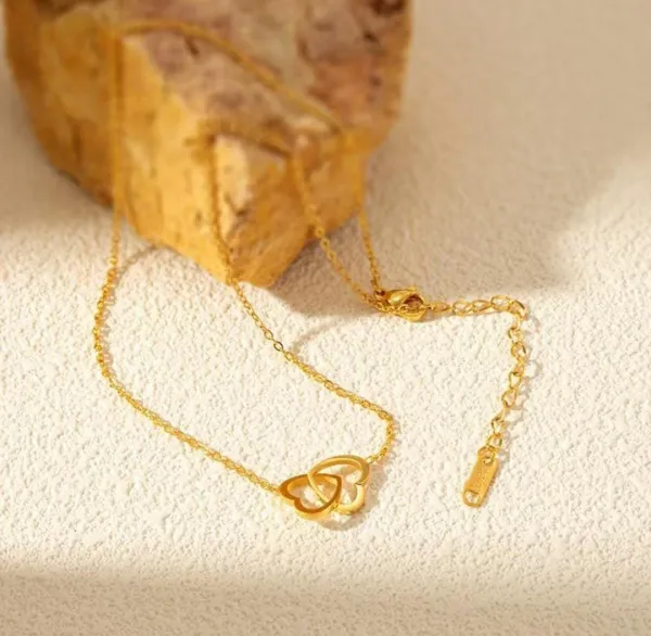 Ravune_Eternal_Love_Heart_Gold_Stainless_Steel_Anti-Tarnish_Chained_Pendant_for_Women