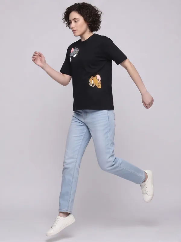 Tom_And_Jerry_Graphic_Print_T-Shirt