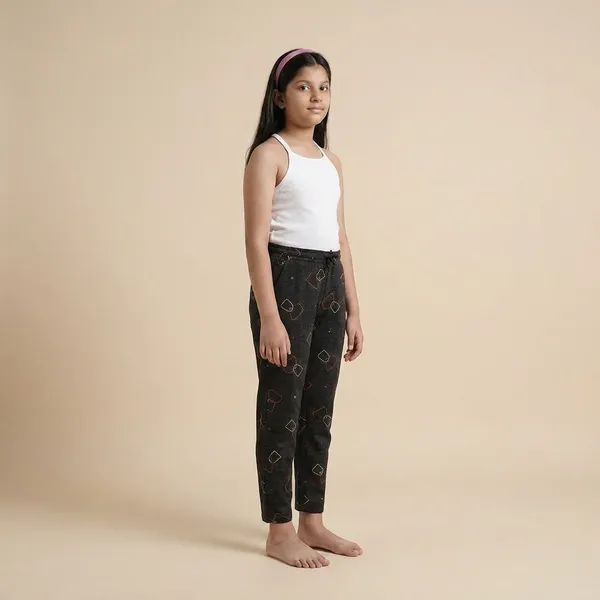 Black_Printed_Ankle_Length_Joggers_For_Girls