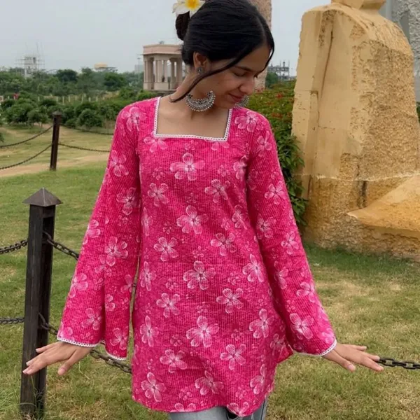 Pink_Floral_Printed_Cotton_Kurti_With_Square_Neckline_And_Bell_Sleeves