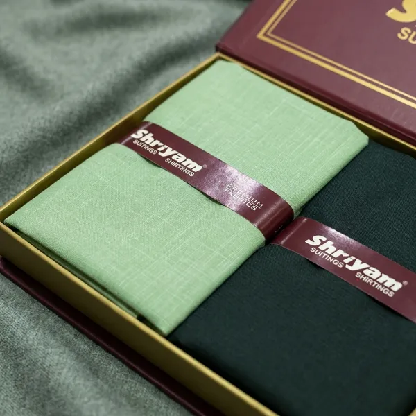 Shriyam_Green_And_Black_Poly_Cotton_Checkered_Shirt_And_Trouser_Fabric_For_Men