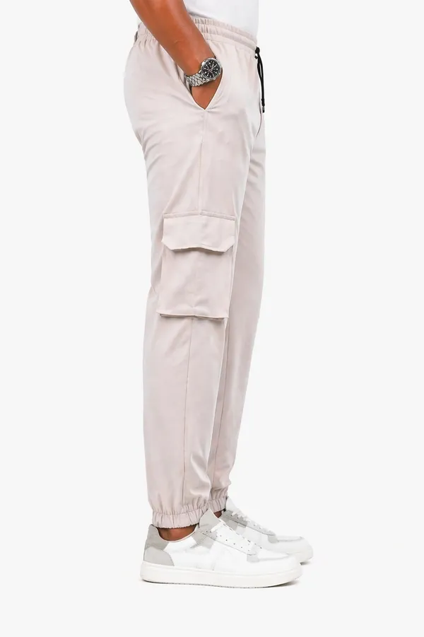 Men_Beige_Cargo_Jogger_Pant_With_Elastic_Waistband_And_Multiple_Pockets