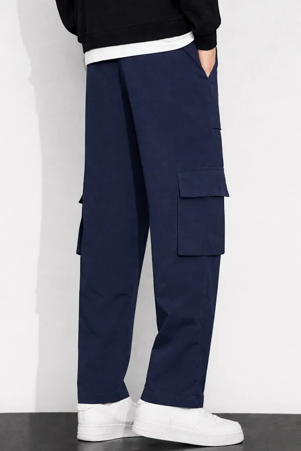 Men_Navy_Blue_Cargo_Pant_With_Multiple_Pockets