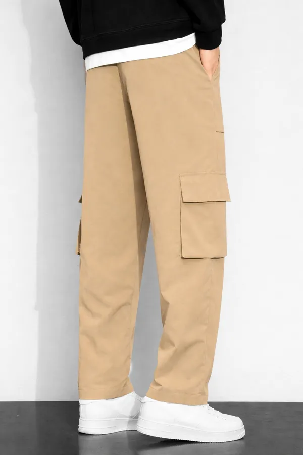 Men_Khaki_Cargo_Pant_With_Multiple_Pockets_And_Drawstring_Waist