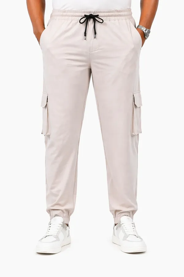 Men_Beige_Cargo_Jogger_Pant_With_Elastic_Waistband_And_Multiple_Pockets