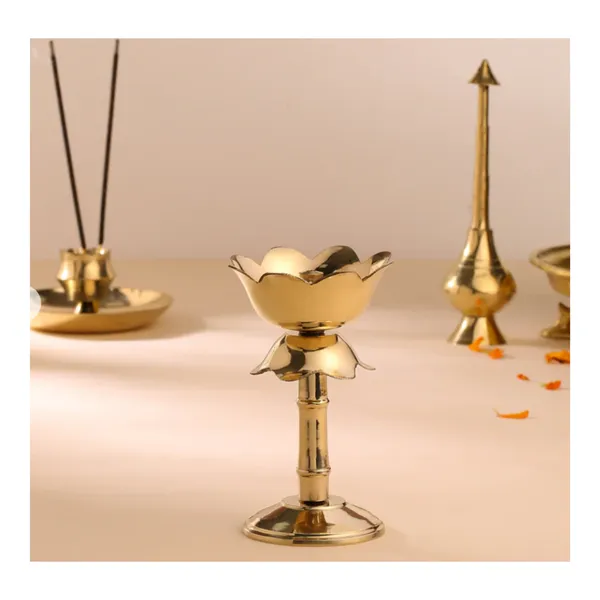 Brass_Lotus_Diya_Stand_for_Pooja_and_Home_Decor