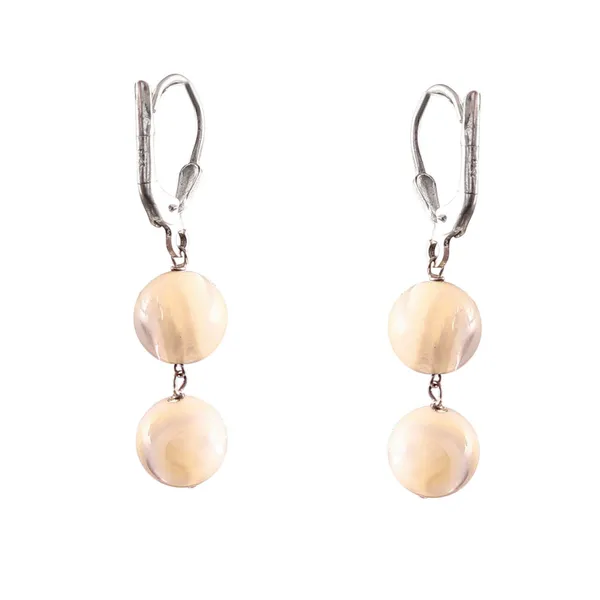 Elegant_Pearl_Drop_Earrings_With_Silver_Lever_Back