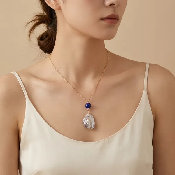 Baroque_Pearl_And_Lapis_Lazuli_Pendant_Necklace